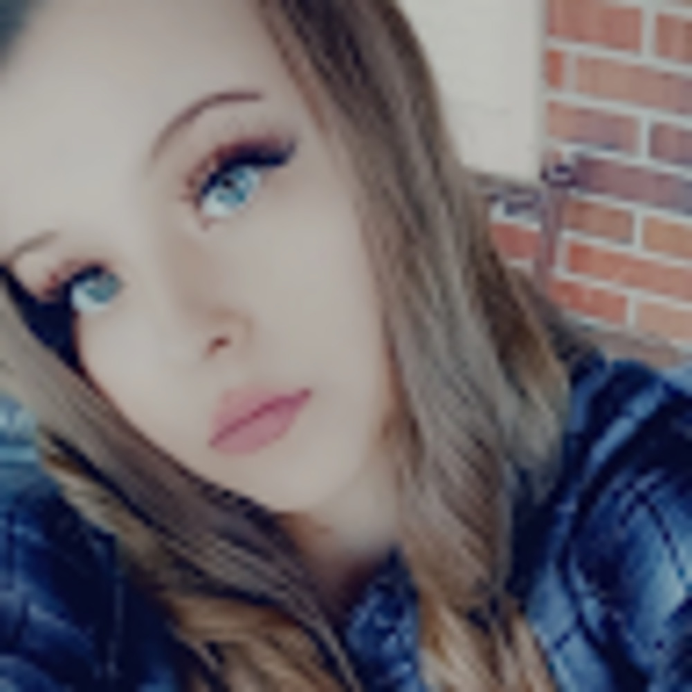 Meet your Posher, Chloe